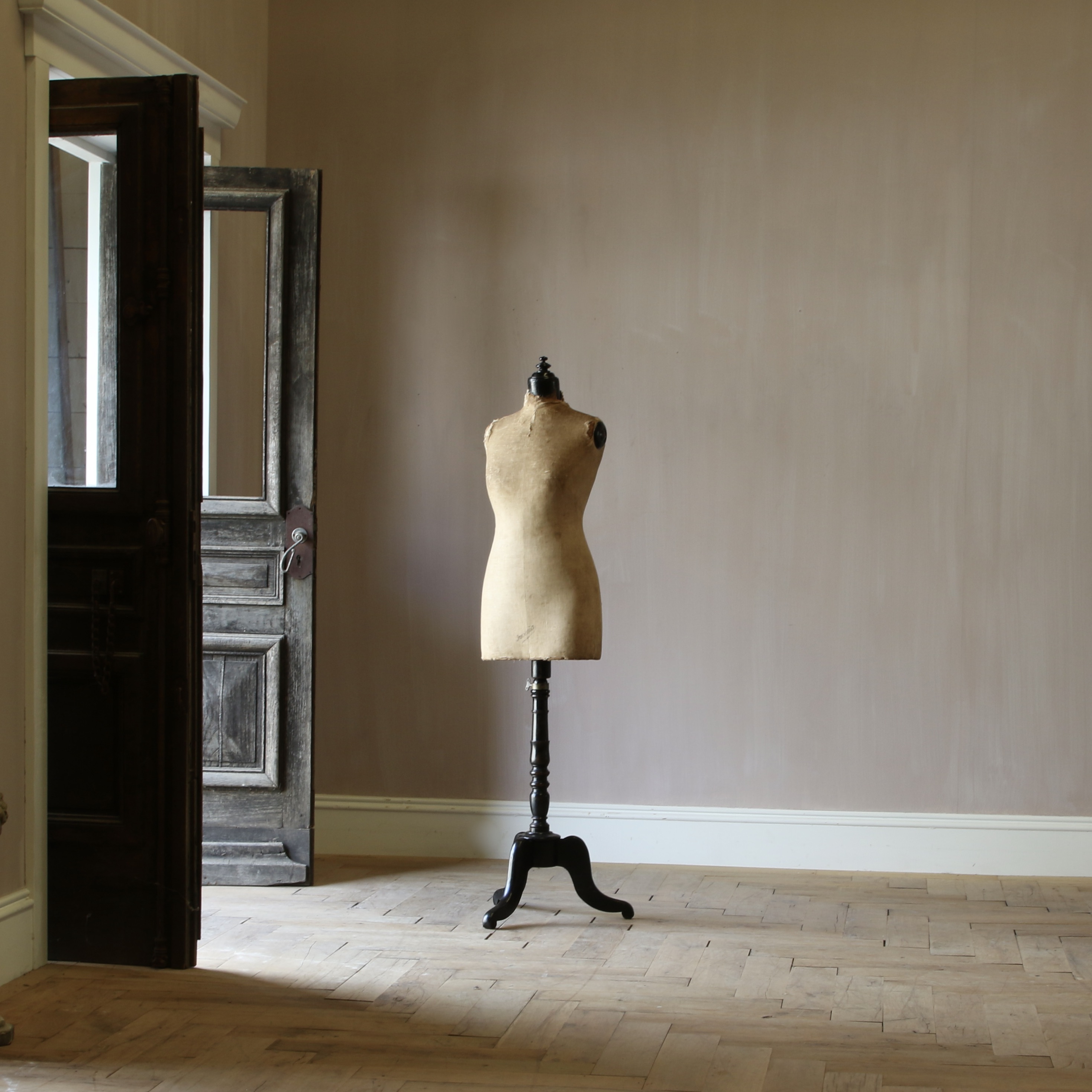 148-31 - French Mannequin 