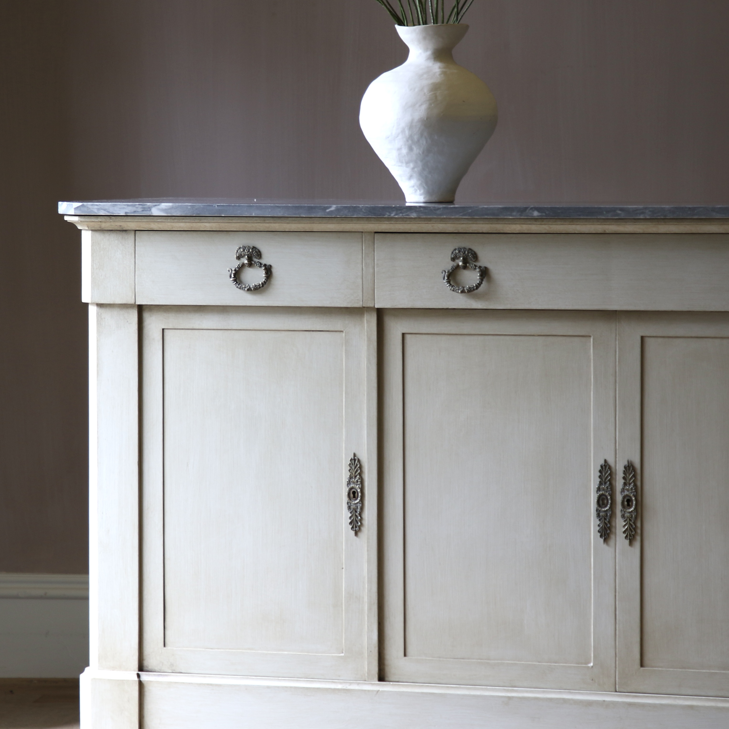 Louis Philippe Dresser Base