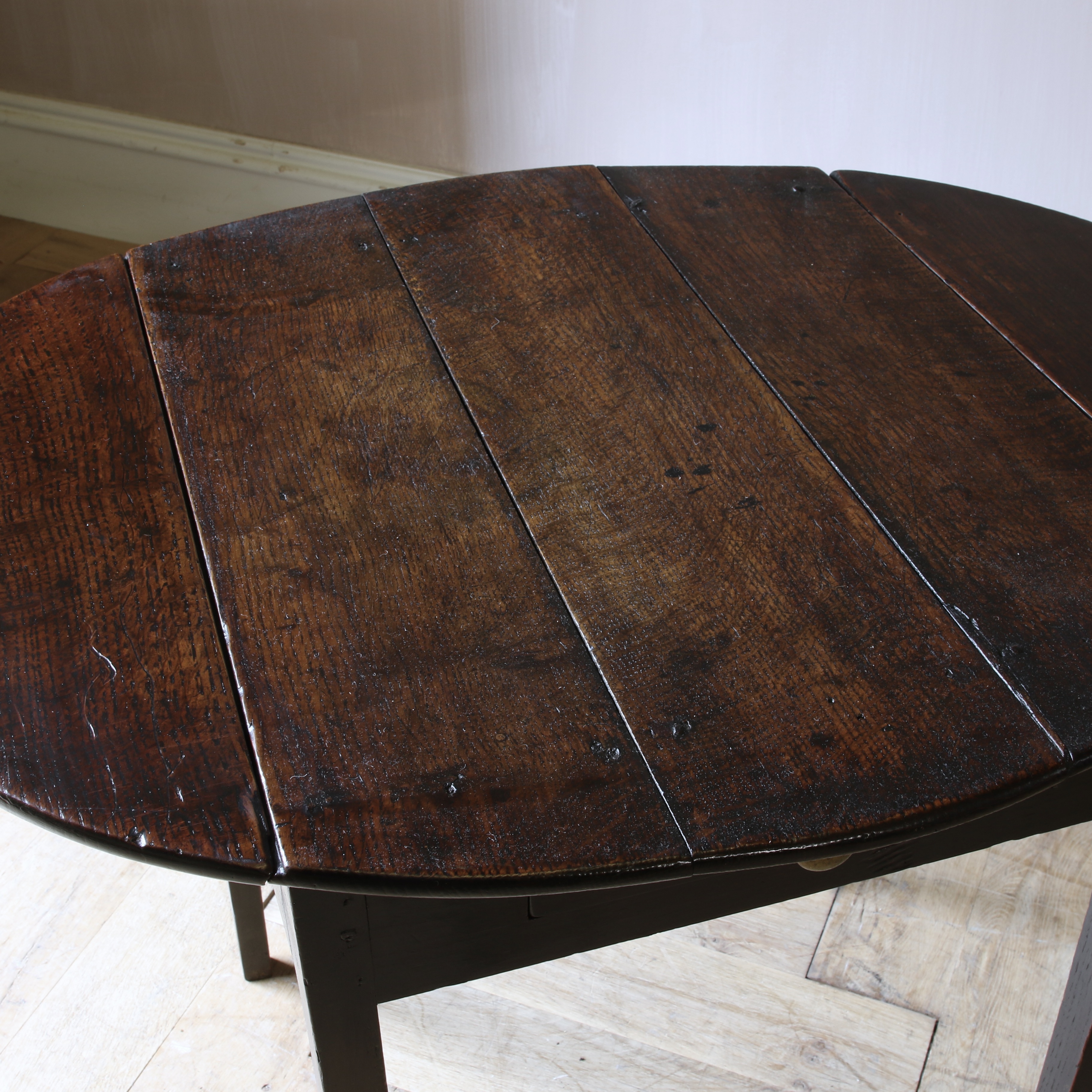 Oval Drop Side Table