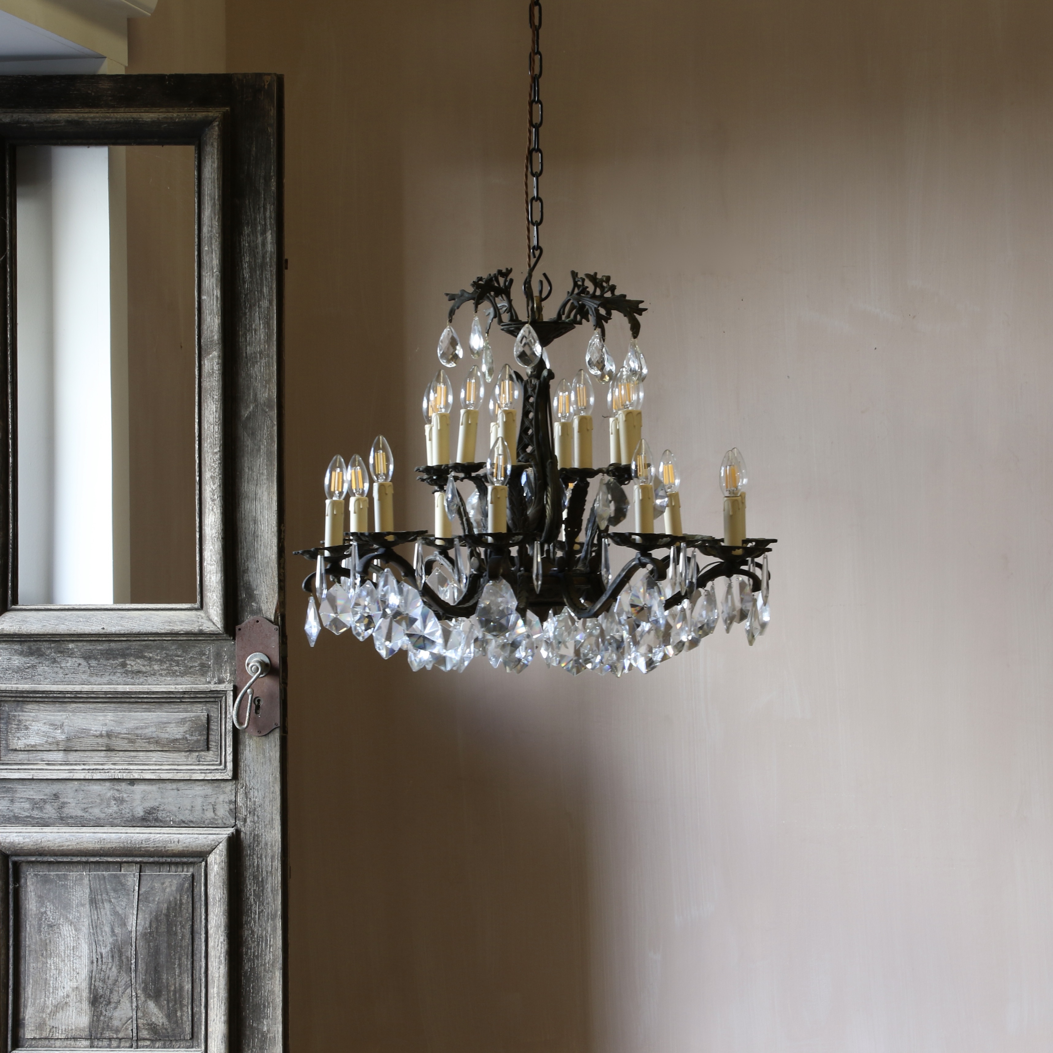 150-17 - French 20 Light Chandelier