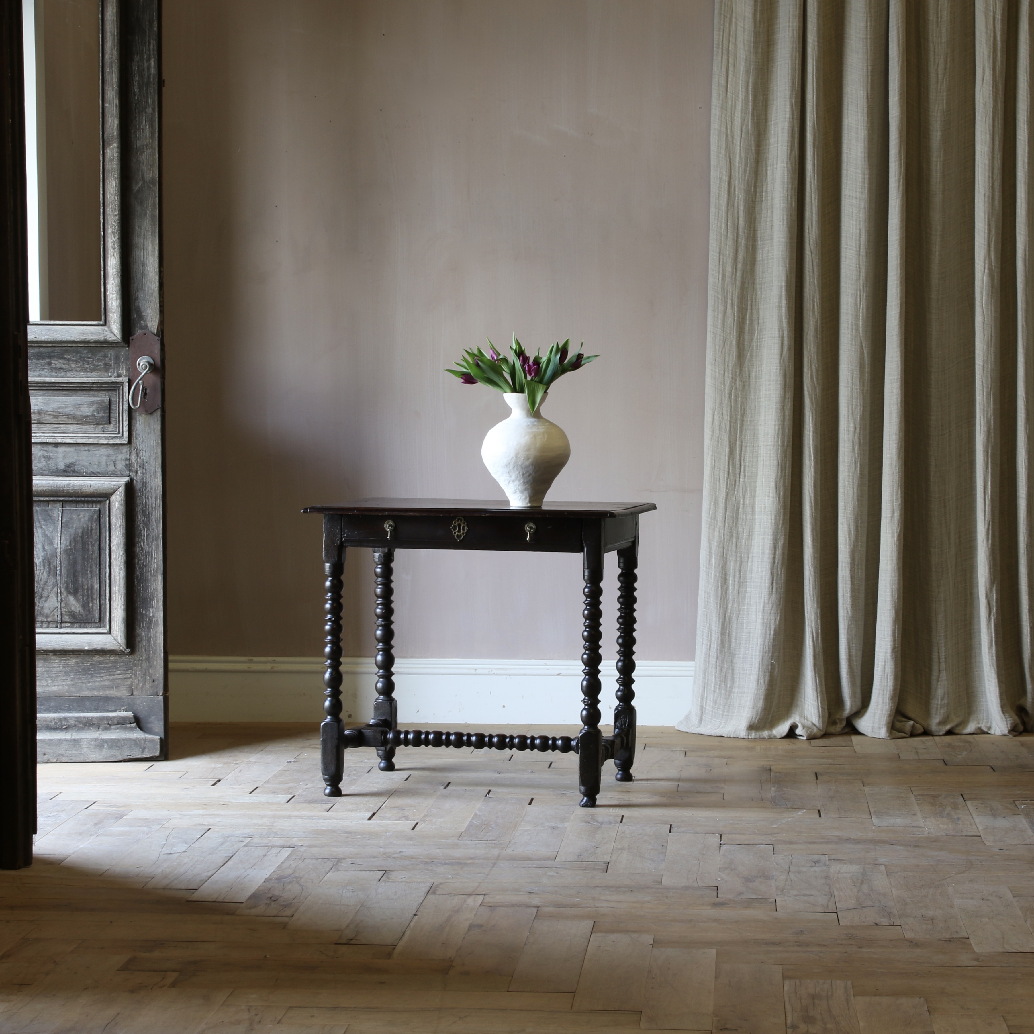 Bobbin Leg Side Table