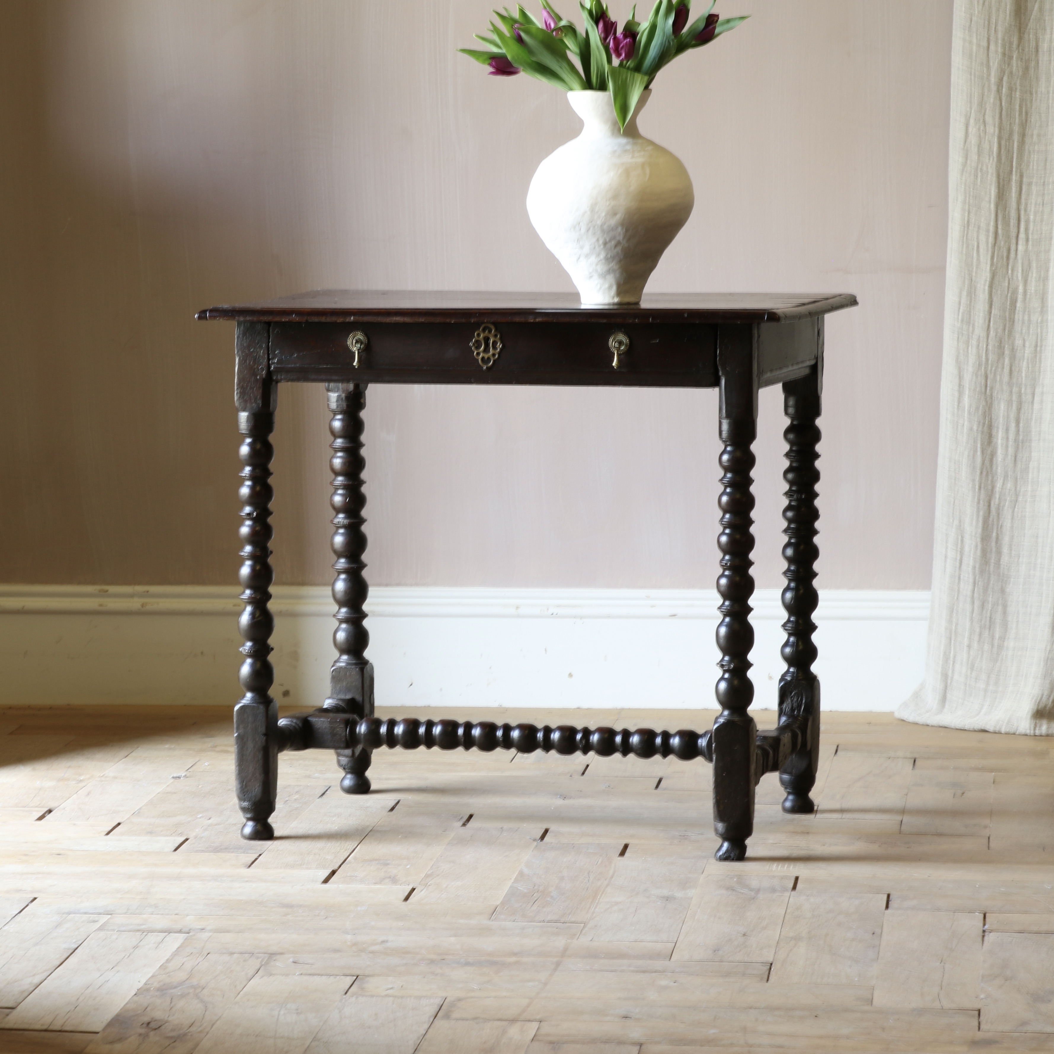 Bobbin Leg Side Table