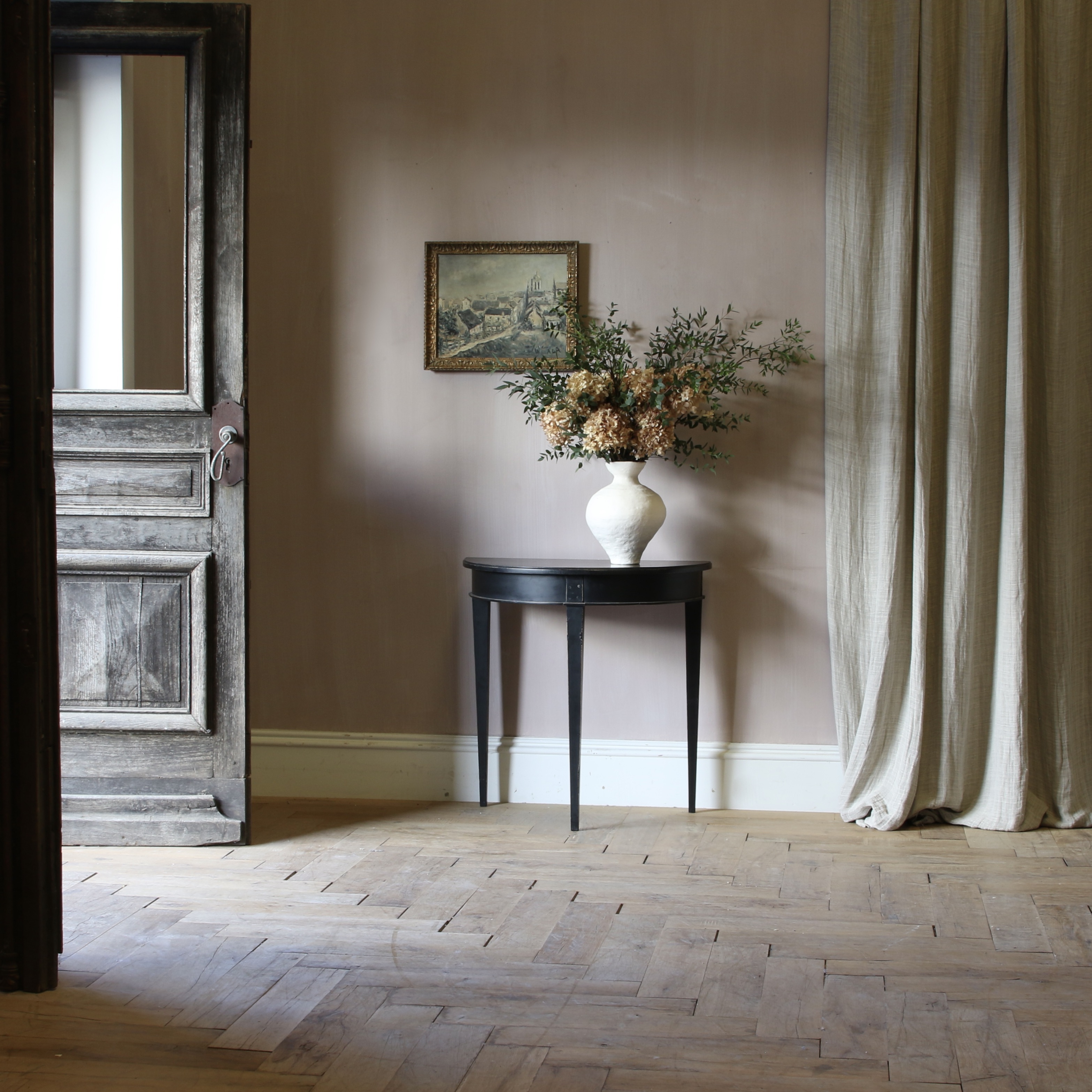 150-39 - Demilune Table