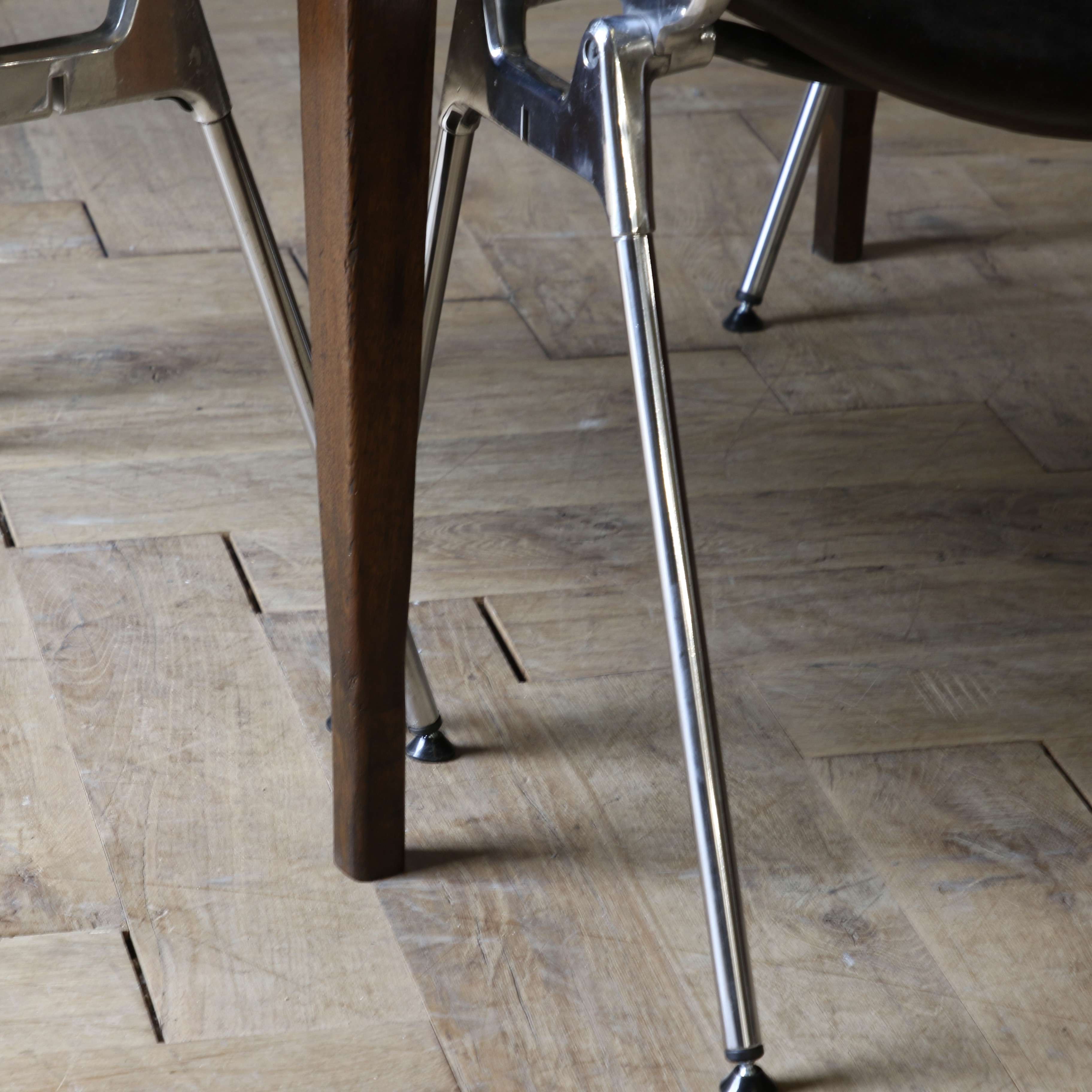 Round Dining Table