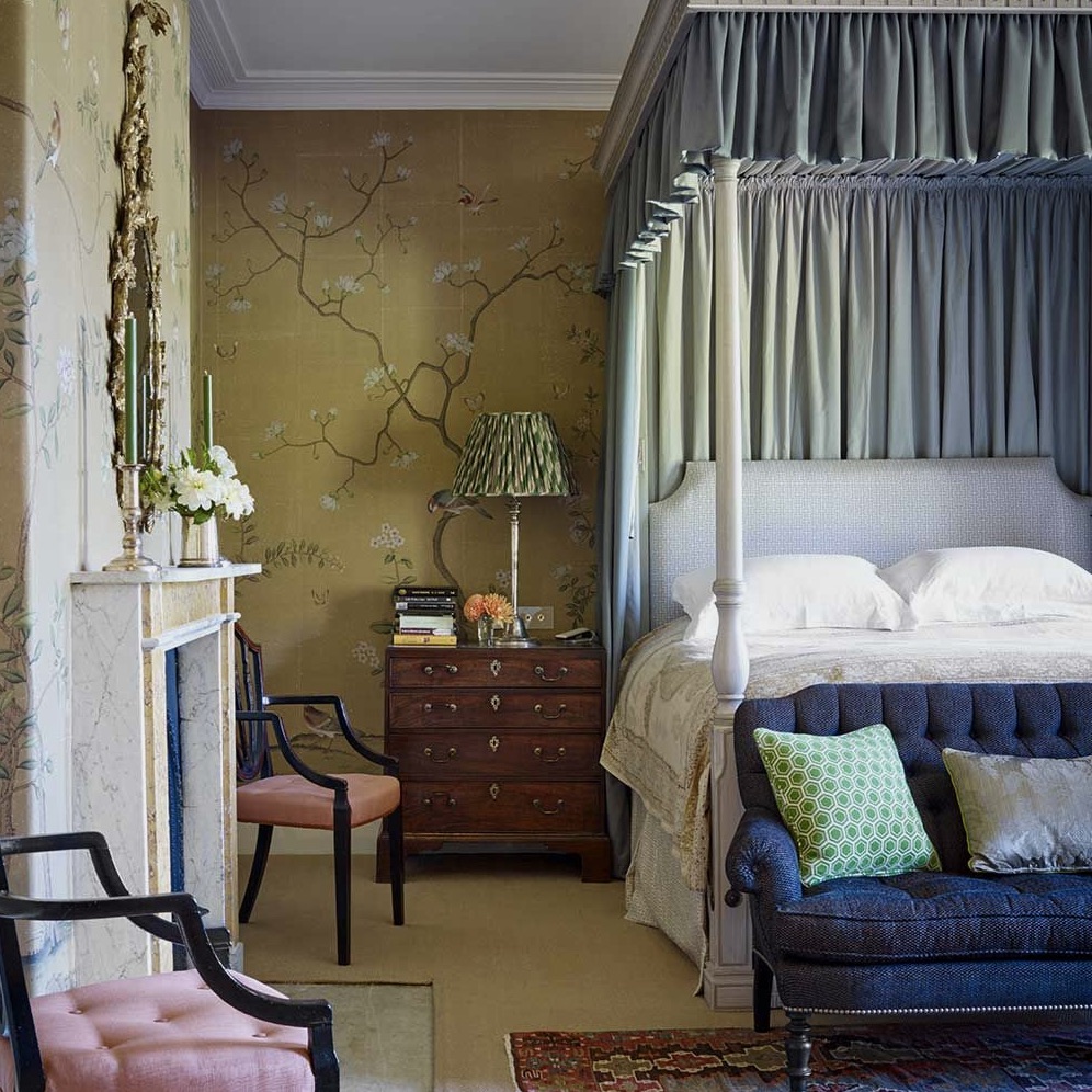 Jacobean Four-Poster Bed // Queen