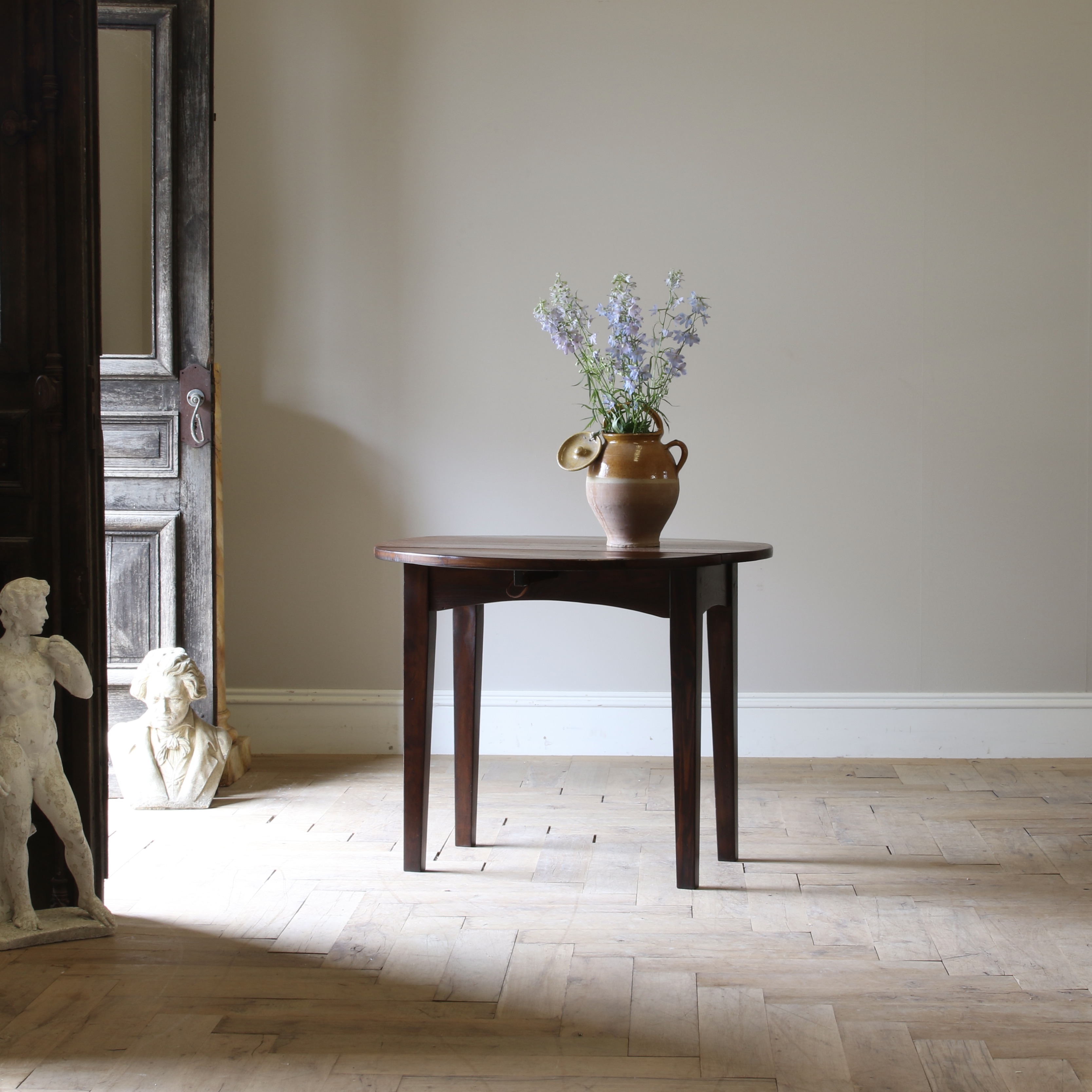 152-51 - Drop-Side Dining Table