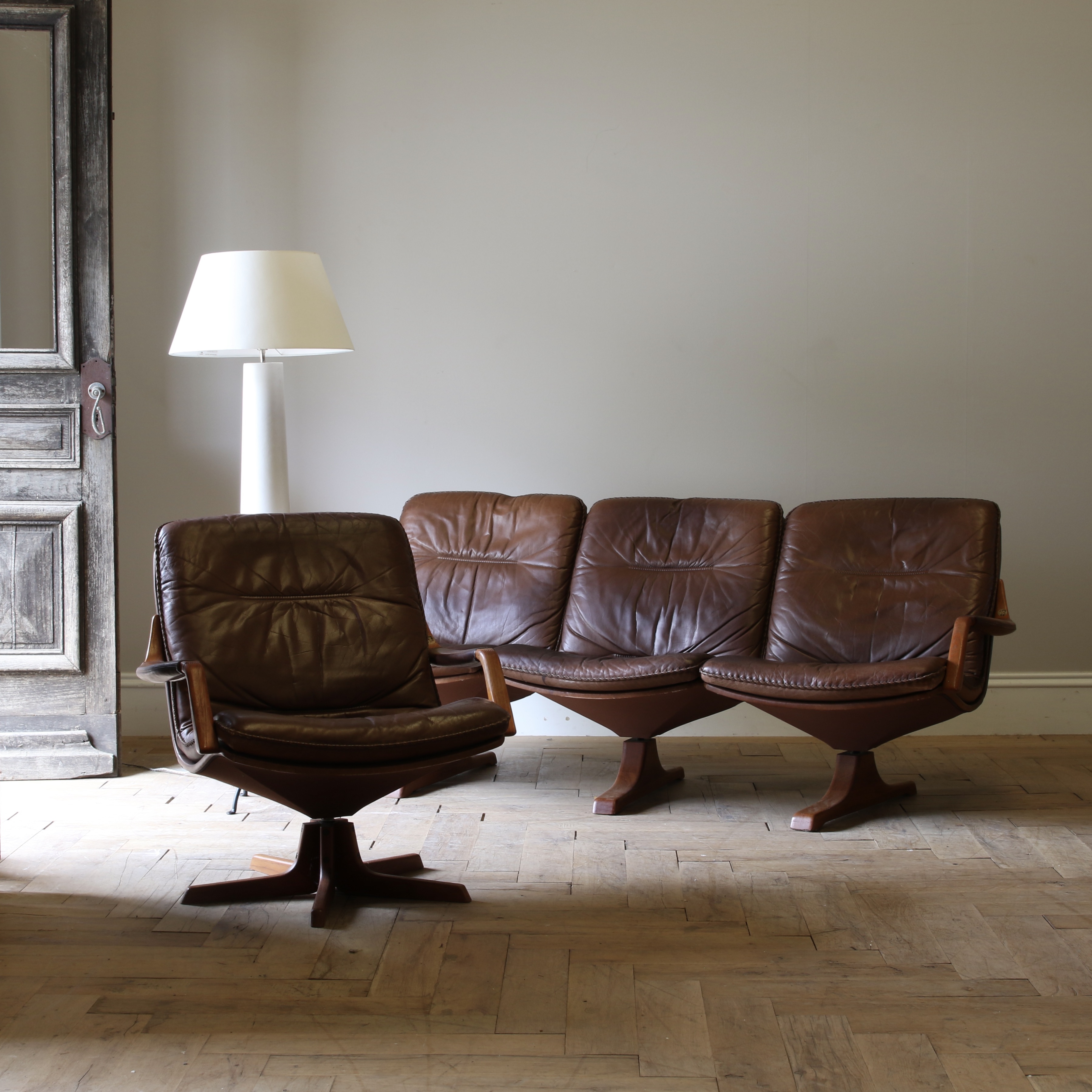 152-88 - Mid-Century 3-Seater Couch and Chair