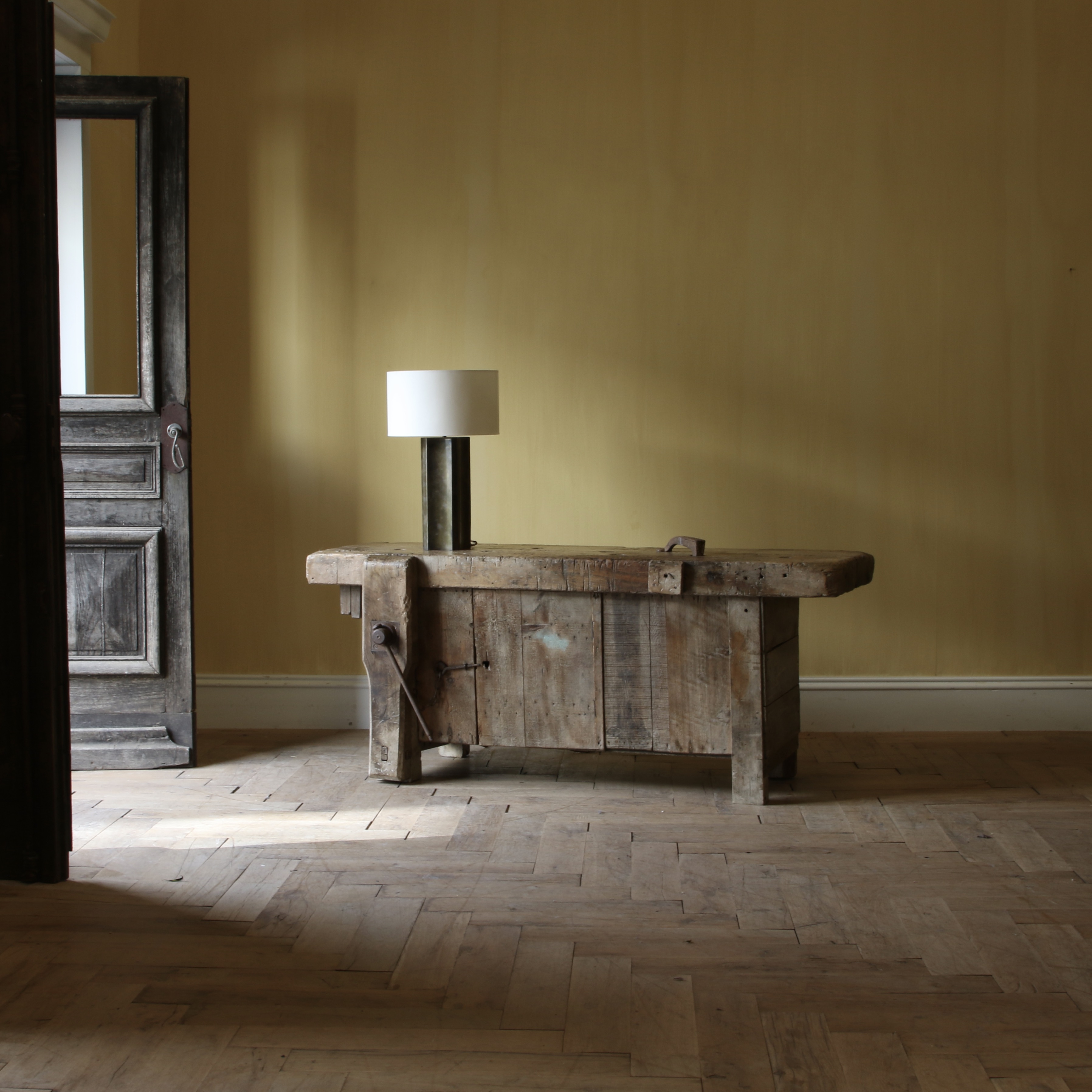 154-64 - French Workbench