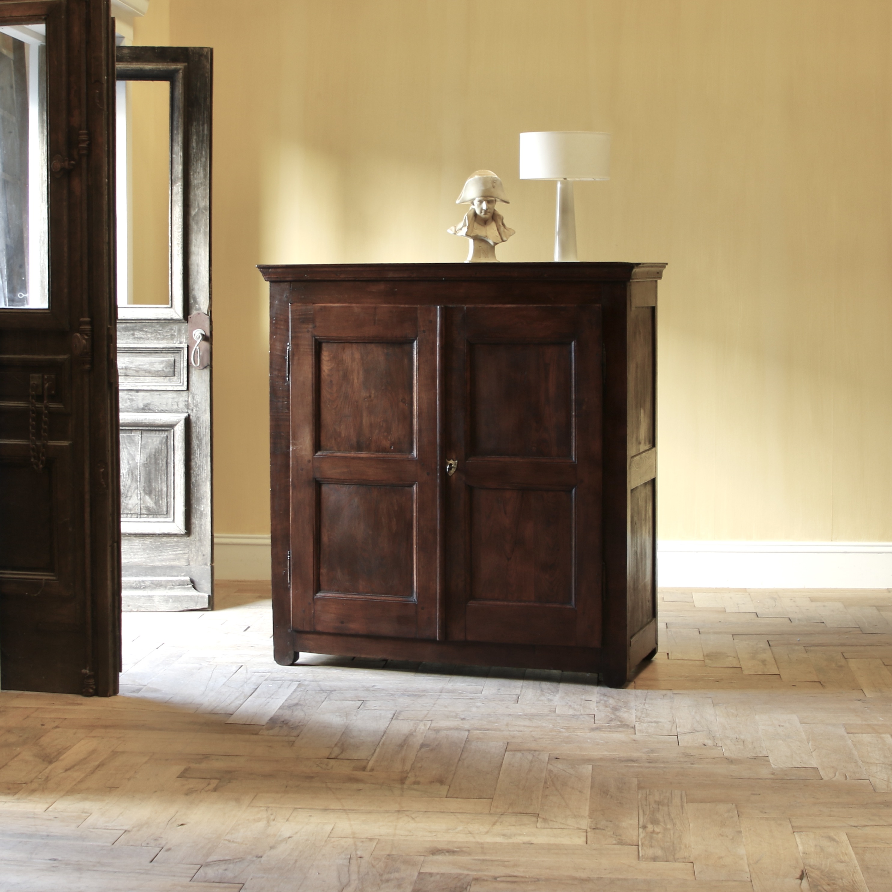 154-84 - French Linen Press