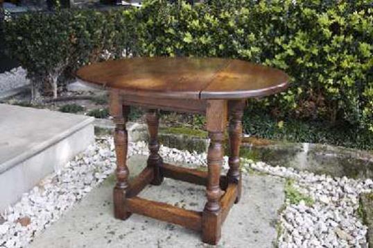 Drop-leaf Occasional Table