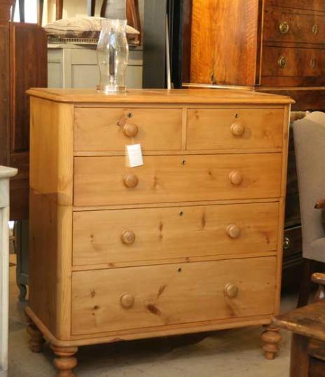 Pine Chest of Drawers