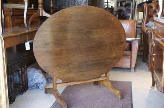 Oval Wine Table